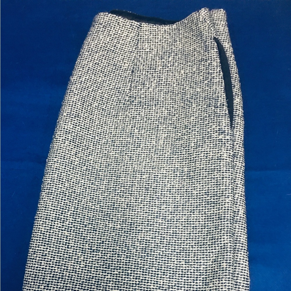 Banana Republic Skirt - Picture 3 of 7